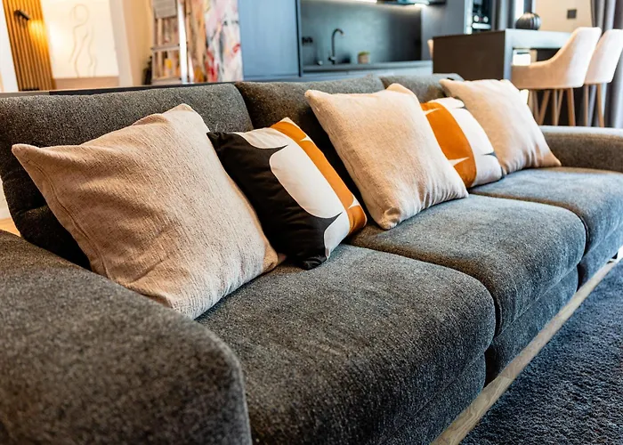 Paul Deluxe - By Open House