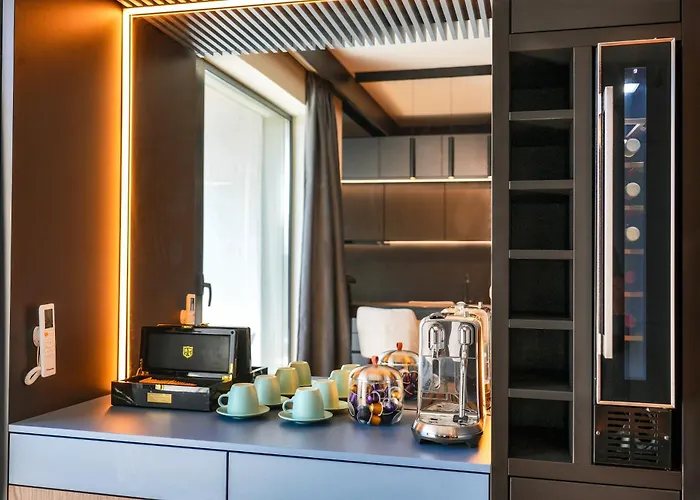 Paul Deluxe - By Open House *