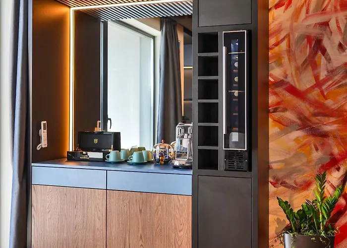 Paul Deluxe - By Open House