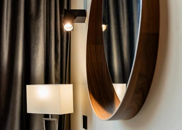 Paul Deluxe - By Open House *